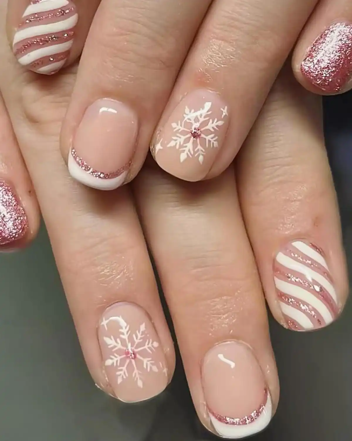 BYJKYEN Christmas Press on Nails