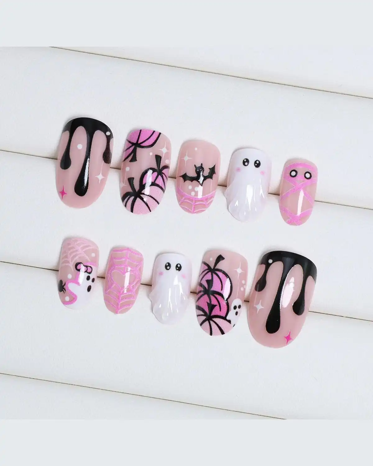 KRTBKR Cute Ghosts Press on Nails