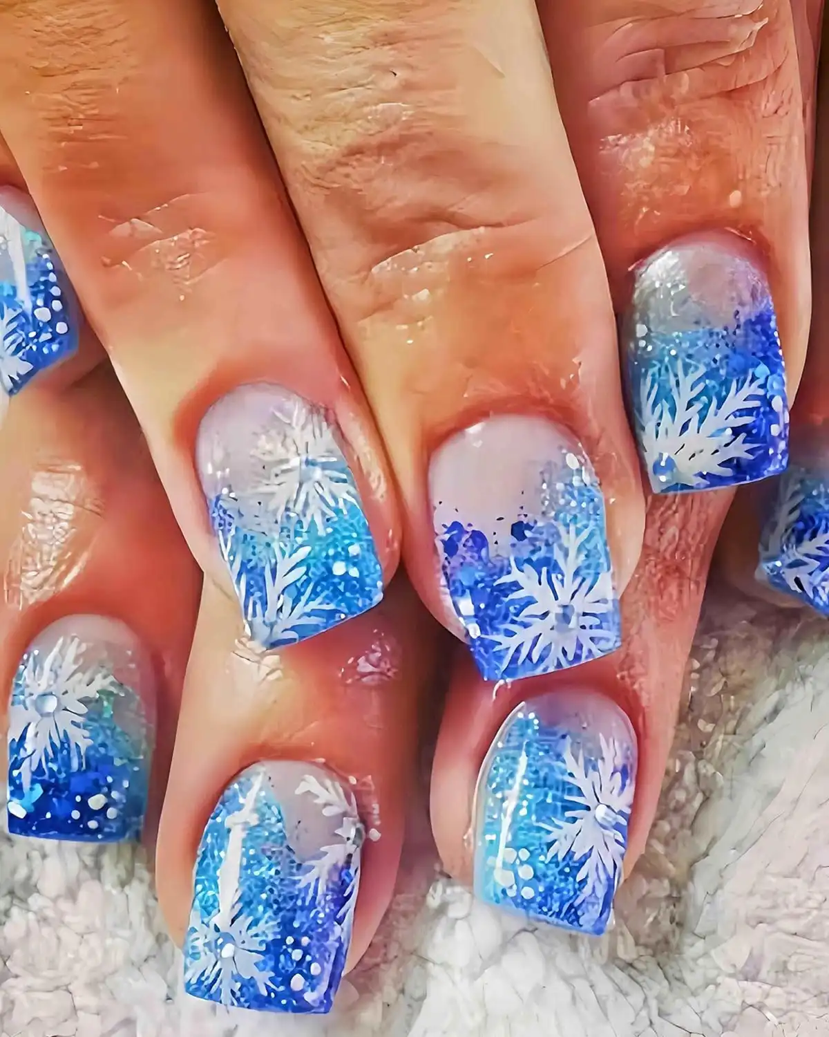 Shuxilin 24Pcs Snowflake Glitter Christmas Press on Nails