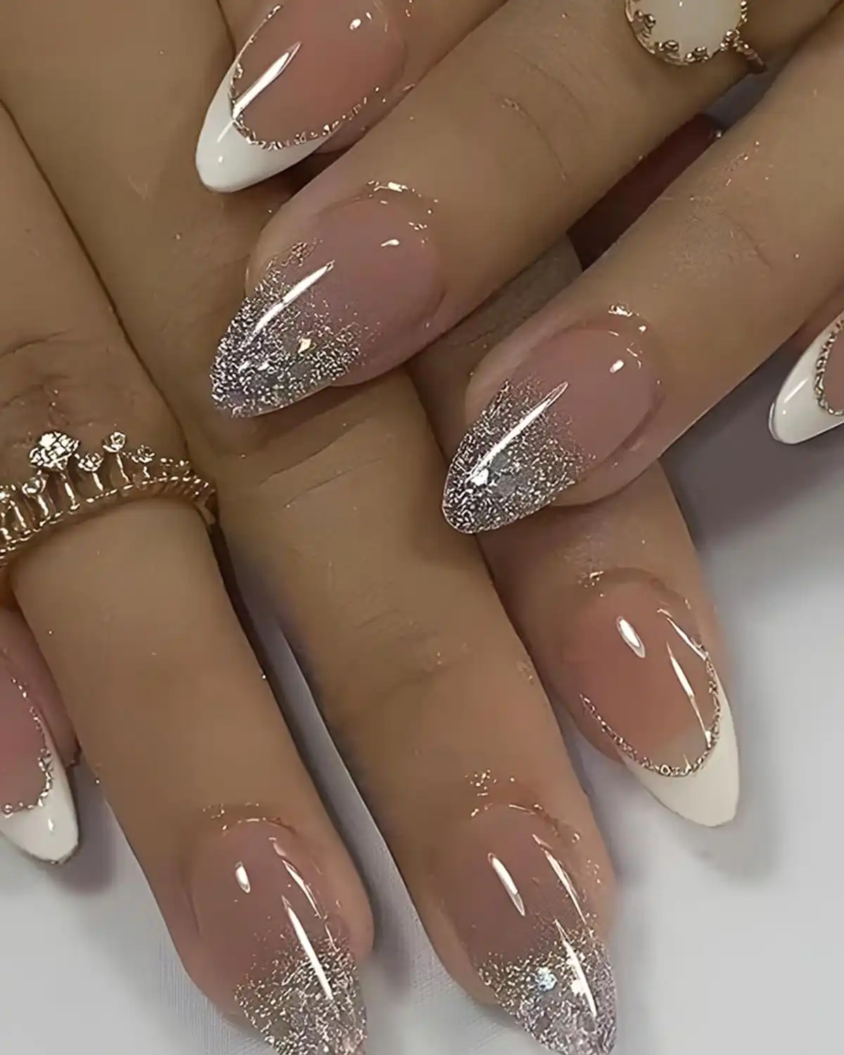 Wlgdlh Almond White Christmas Press on Nails